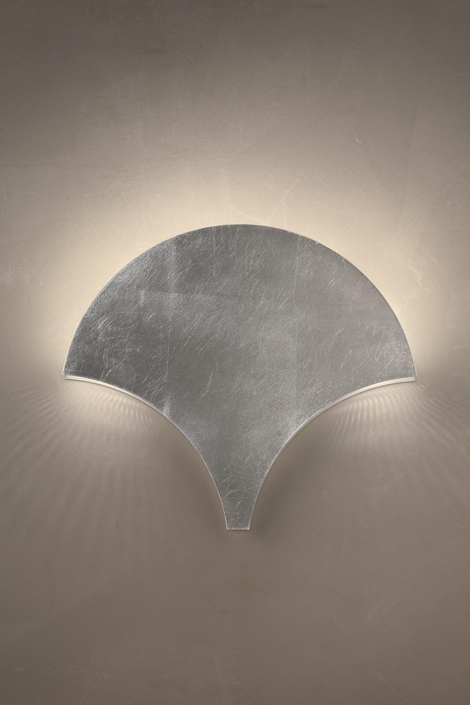 Palm fan wall lamp in silver leaf finish. Masiero. 