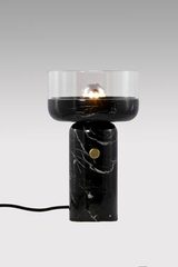 Coppa, lampe de table en marbre noir et verre transparent. Matlight. Coppa, lampe de table en marbre noir et verre transparent. Matlight.
