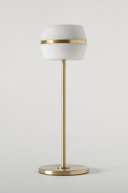 Cordless lamp in satin-finish brass and alabaster Tommy. Matlight. 