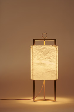 Lampe de table lanterne en albâtre et métal doré Lantern. Matlight. 