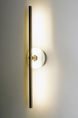 Essential golden and black marble wall lamp . Matlight. 