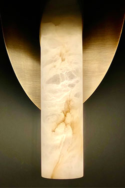 Manta wall lamp in alabaster, bronze and satin brass. Matlight. 