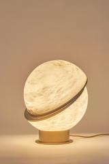 Offset Globe table lamp in alabaster. Matlight. 