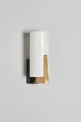 Cylindrical wall light in alabaster and brass Zeno. Matlight. 