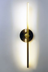 Essential golden and black marble wall lamp Essential golden and black marble wall lamp