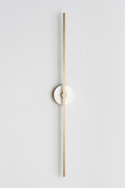 Grand Stick large contemporary wall light in satin-finish brass and alabaster. Matlight. 