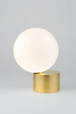 Lampe de table blanche sur socle en laiton poli Tip of the Tongue. Michael Anastassiades. 