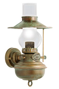 Patina brass oil lamp wall light. Moretti Luce. 