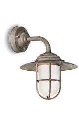 Chalet outdoor wall light in antique brass. Moretti Luce. Chalet outdoor wall light in antique brass. Moretti Luce.