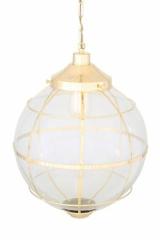 Henlow suspension avec globe de verre opale et cage dorée. Mullan. Henlow suspension avec globe de verre opale et cage dorée. Mullan.