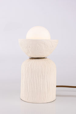 Small white textured ceramic table lamp Prali. Mullan. 