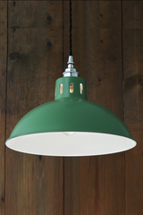 Osson suspension en aluminium vert. Mullan. Osson suspension en aluminium vert. Mullan.