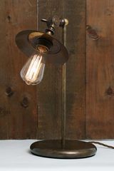 Rezno lampe à poser articulée vintage. Mullan. Rezno lampe à poser articulée vintage. Mullan.