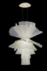 Messier sculptural chandelier in white metal mesh. Myo. 