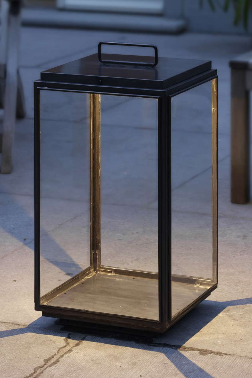 Large garden or outdoor LED bronze lamp with direct connection. Nautic by Tekna. 