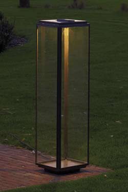 Grande lampe de jardin en bronze antique et LED. Nautic by Tekna. 