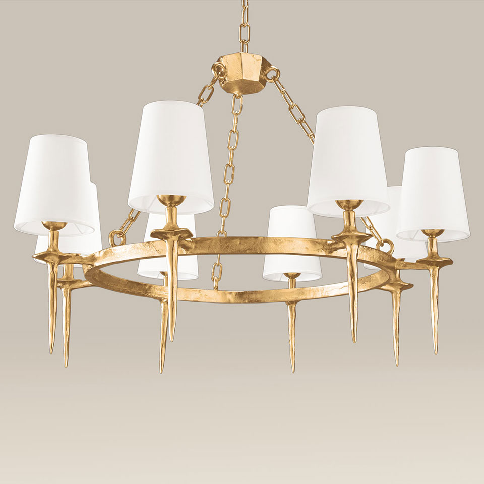 Mancha chandelier 8 lights gold. Objet insolite. 
