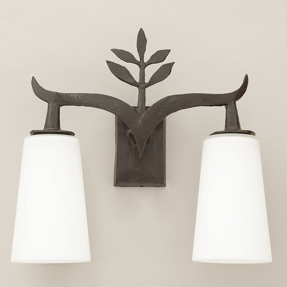Alia outdoor wall lamp in solid bronze with black patina. Objet insolite. 