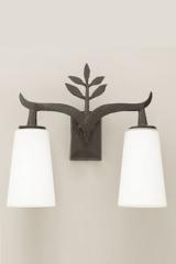 Alia outdoor wall lamp in solid bronze with black patina. Objet insolite. Alia outdoor wall lamp in solid bronze with black patina. Objet insolite.