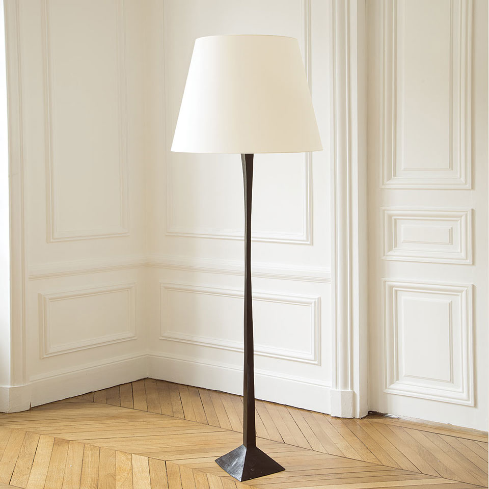 Inès contemporary black floor lamp in solid patinated bronze. Objet insolite. 