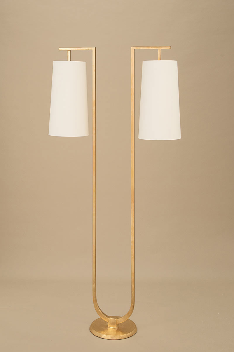 Gustave lampadaire classique 2 lumières en bronze doré . Objet insolite. 