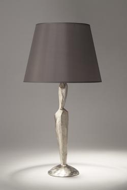 Jude lampe de table minérale en bronze finition nickel satiné. Objet insolite. 