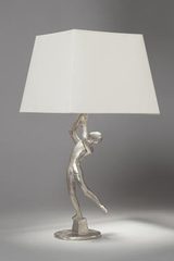 Pompéi lampe de table figurative argentée. Objet insolite. Pompéi lampe de table figurative argentée. Objet insolite.