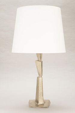 Cubist table lamp in silver plated bronze. Objet insolite. 