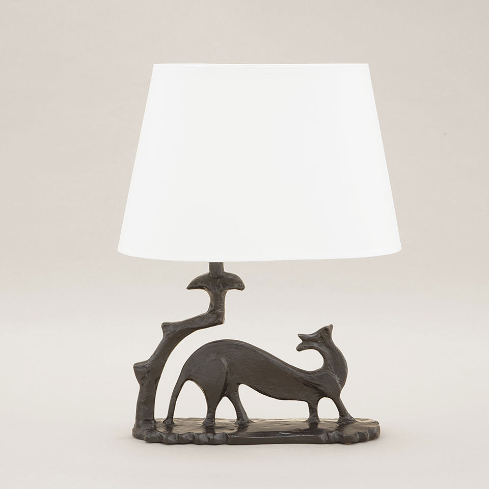 Donola ermine table lamp in patinated bronze. Objet insolite. 