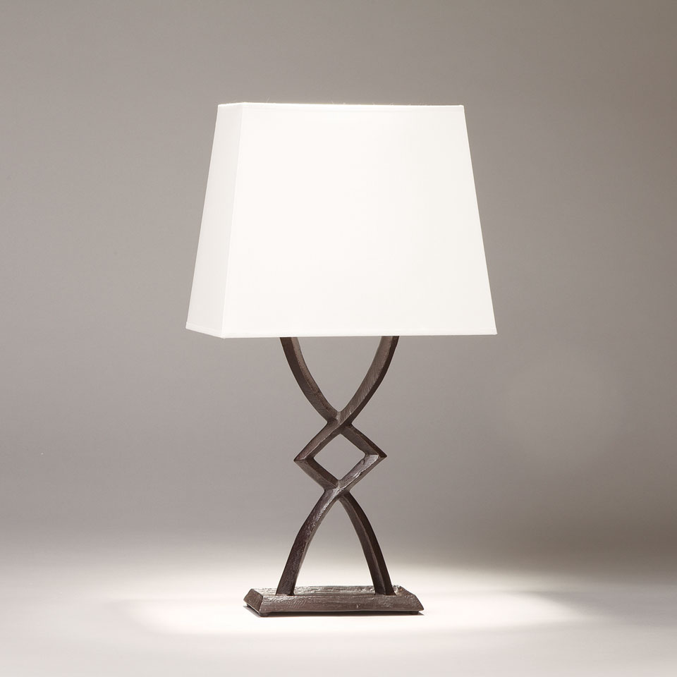 Mona black bronze table lamp . Objet insolite. 