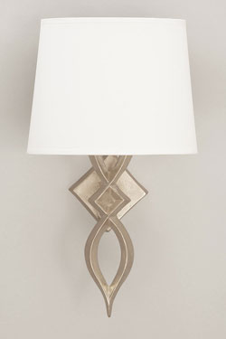 Mona classic geometric wall light silver. Objet insolite. 