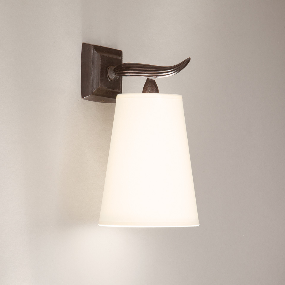 Patined black solid bronze wall lamp Fuso small. Objet insolite. 