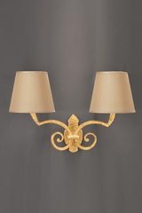 Sully 2-light wall lamp in gilded bronze. Objet insolite. Sully 2-light wall lamp in gilded bronze. Objet insolite.