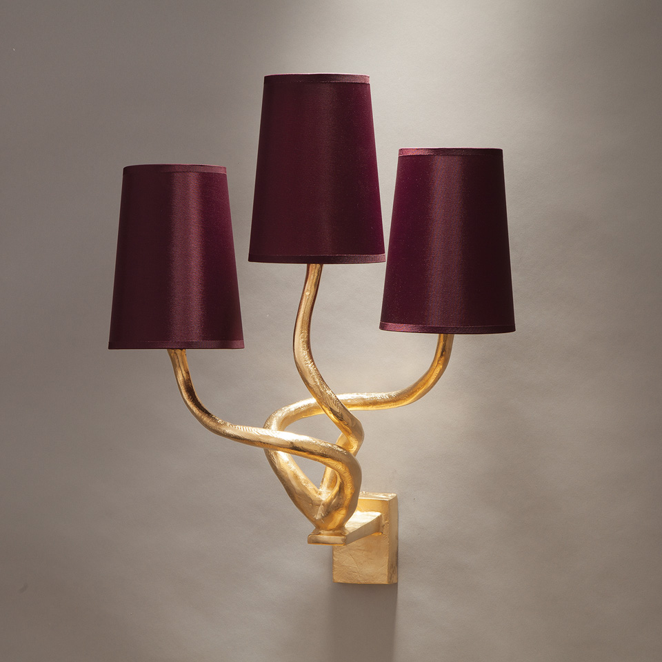 Triple gilded solid bronze wall lamp and 3 burgundy color shades. Objet insolite. 