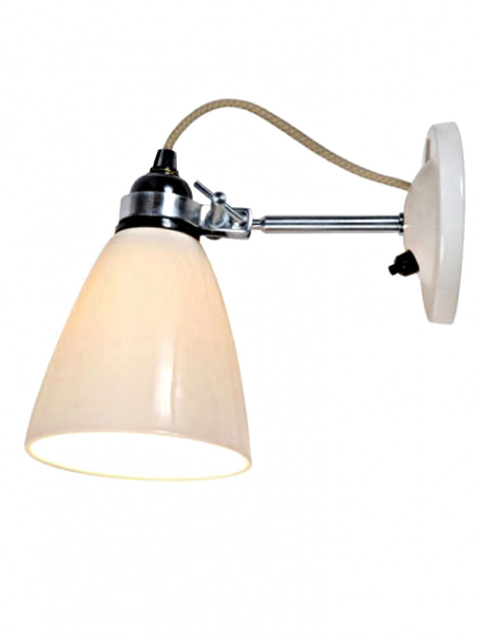 Hector wall lamp with switch and medium shade white. Original BTC. 