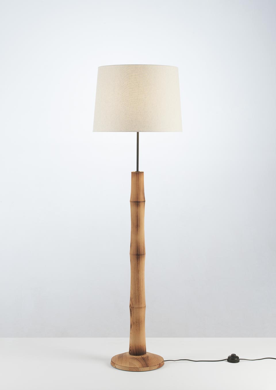 Bamboo Fogo lampadaire en bois. Paulo Coelho. 