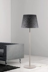 Lampadaire à motifs floraux Arty Mate . Paulo Coelho. Lampadaire à motifs floraux Arty Mate . Paulo Coelho.