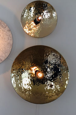 Gilded hammered glass wall lamp 40cm Nebbia. RADAR. 