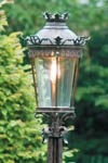 Grand lampadaire en fer forgé pour l'extérieur de style classique