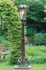Grand lampadaire en fer forgé pour l Grand lampadaire en fer forgé pour l