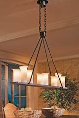 Suspension en fer forgé barre chaîne et tiges huit lumières. Robers. Suspension en fer forgé barre chaîne et tiges huit lumières. Robers.