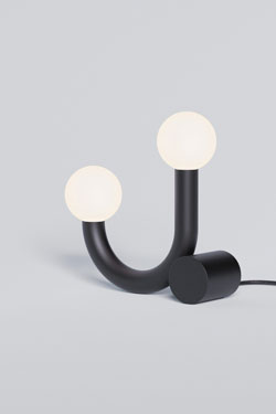 Lampe de Table en métal noir minimaliste Rigoberta . Robin. 