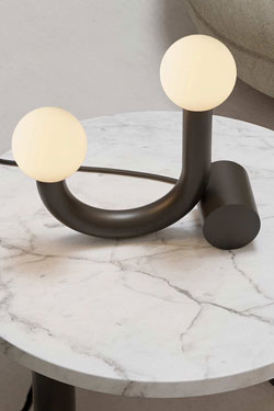 Lampe de Table en métal noir minimaliste Rigoberta . Robin. 