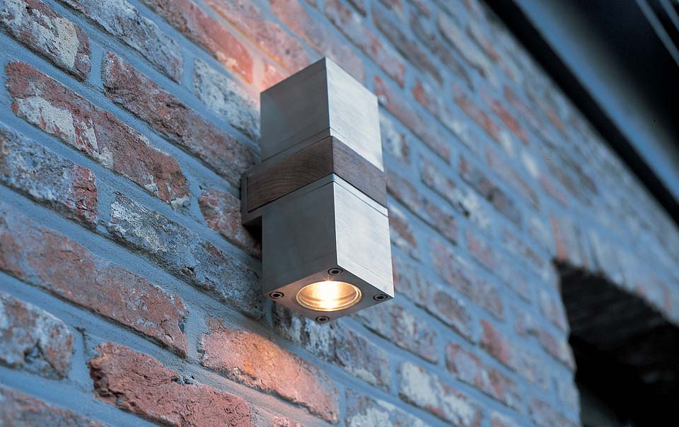 Q Bic Wall Applique Murale Cube Teck Et Inox 2 Lumieres Royal Botania Ref 12050337