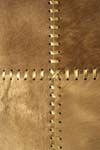 Tapis peau beige Buenos Aires coutures cuir doré 120x180. Santelmo. 