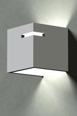 De 3057 wall lamp in natural plaster cube shape. Sedap. De 3057 wall lamp in natural plaster cube shape. Sedap.