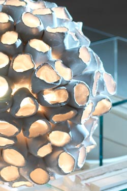 Linea Reef lampe de table ronde grand modèle blanc brillant. Munari par Stylnove Ceramiche. 
