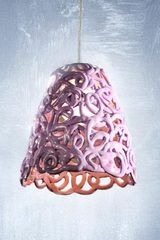 Suspension conique lilas . Munari par Stylnove Ceramiche. Suspension conique lilas . Munari par Stylnove Ceramiche.