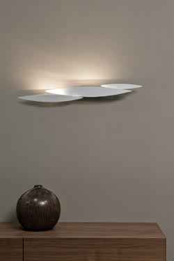 I Lucci modern wall lamp in white metal. Terzani. 