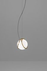 Pug pendant in polished brass and white satin glass. Terzani. 